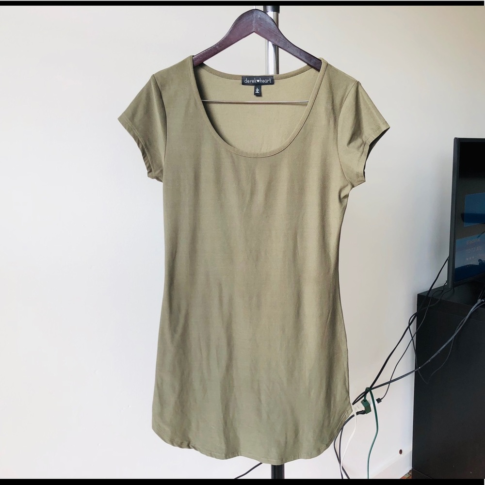 ❤️Short pretty dress. Olive color. Like new. ❤️